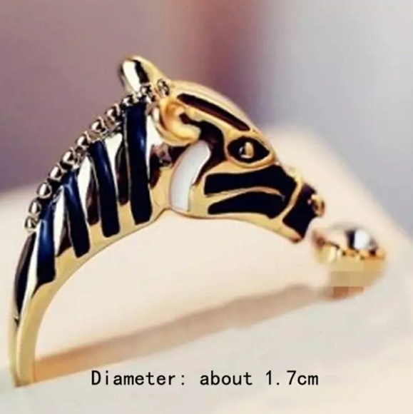 Gold tone Zebra Ring - Picture 2 of 2